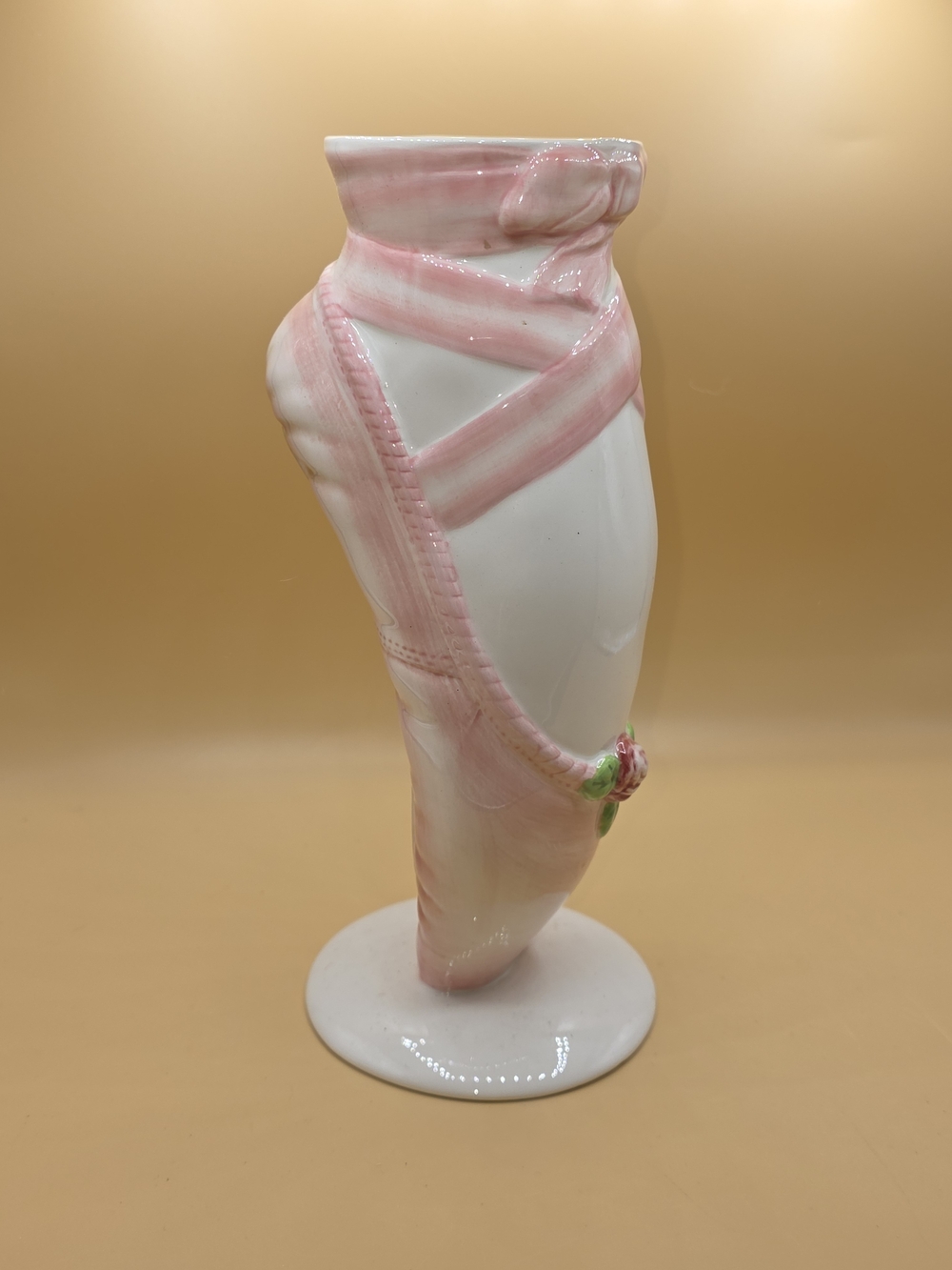 Burton Pink and White Porcelain Slipper-Shaped Vase - Picture 2 of 3